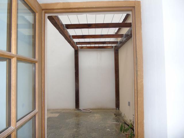 Pergola en pierre et bois, photo 2