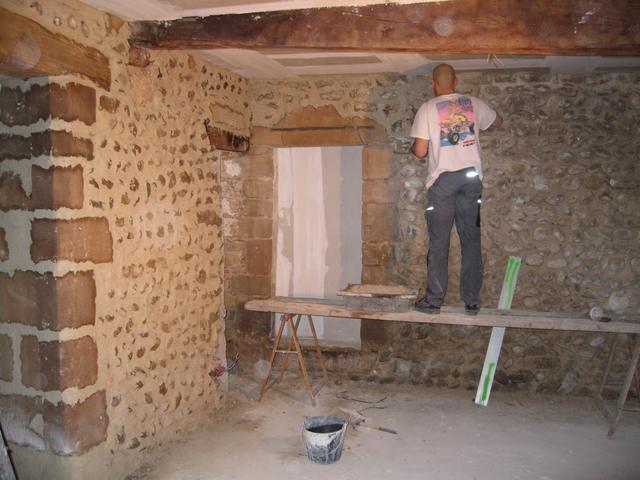 Mur en pierre, jointage à la chaux, photo 1